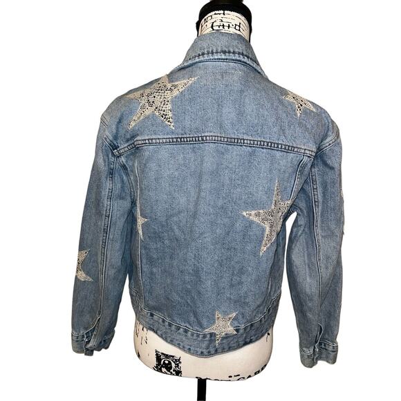 BLANK NYC Denim Jean Jacket Light Wash Faux Leather Star Patch Snakeskin Size XS - Picture 4 of 8